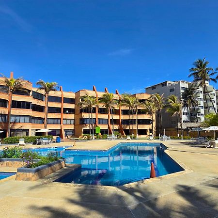Tucacas, Frente Al Mar, Balcon, Piscina Y Playa Privada Apartment Bagian luar foto