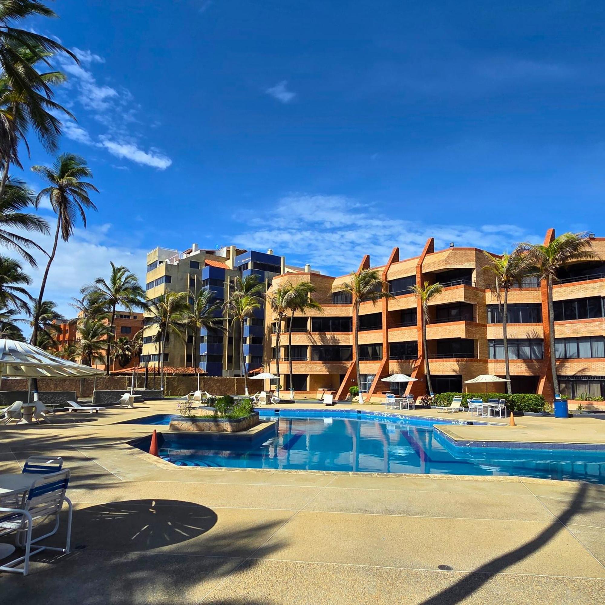 Tucacas, Frente Al Mar, Balcon, Piscina Y Playa Privada Apartment Bagian luar foto