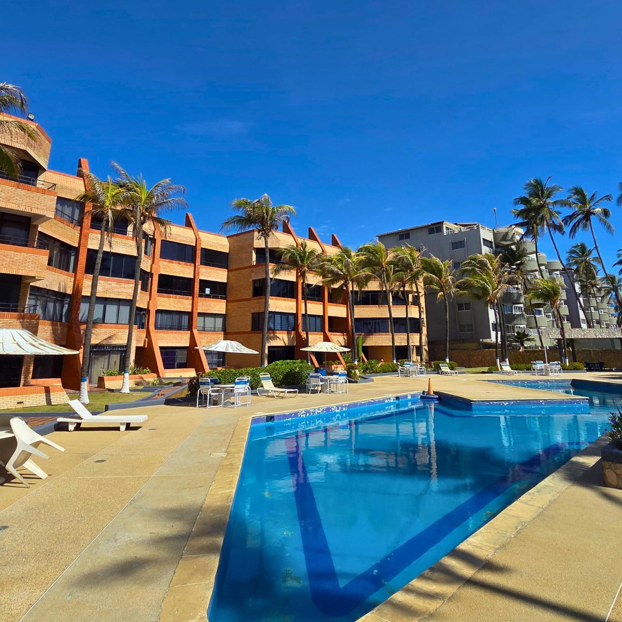 Tucacas, Frente Al Mar, Balcon, Piscina Y Playa Privada Apartment Bagian luar foto